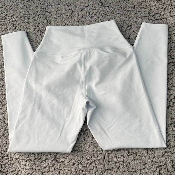 ALO Yoga Soft White Leggings - Picture 4 of 11
